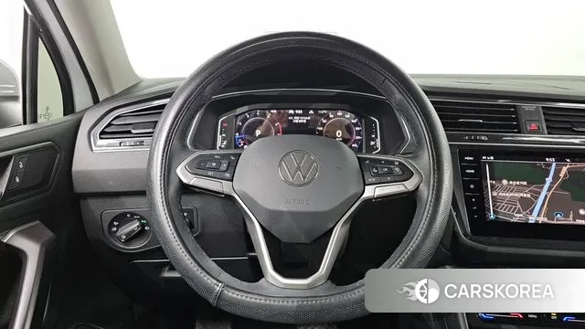 Volkswagen Tiguan Allspace 2024 Белый из Кореи, фото 4