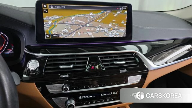 BMW 5 Series (G30) 2022 Белый из Кореи, фото 4