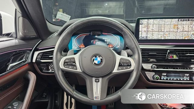 BMW 5 Series (G30) 2023 Белый из Кореи, фото 4