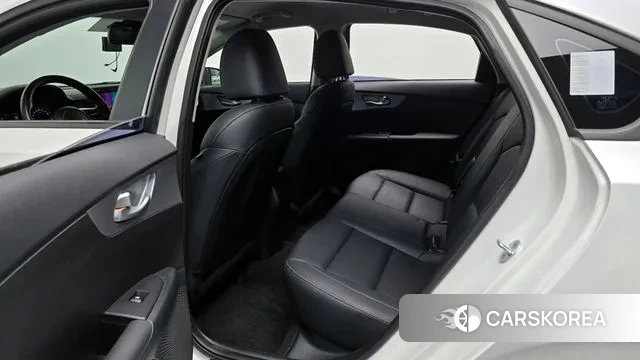 Kia The New K3 2nd generation 2022 Белый из Кореи, фото 4