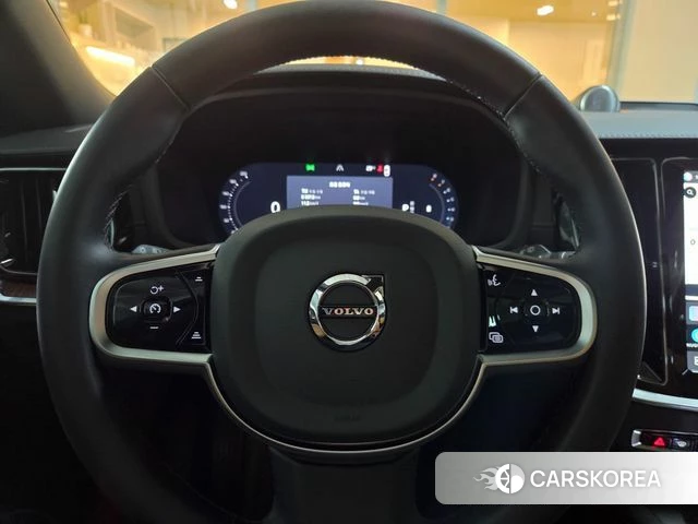 Volvo V60 Cross-Country 2nd Generation 2025 Белый из Кореи, фото 4