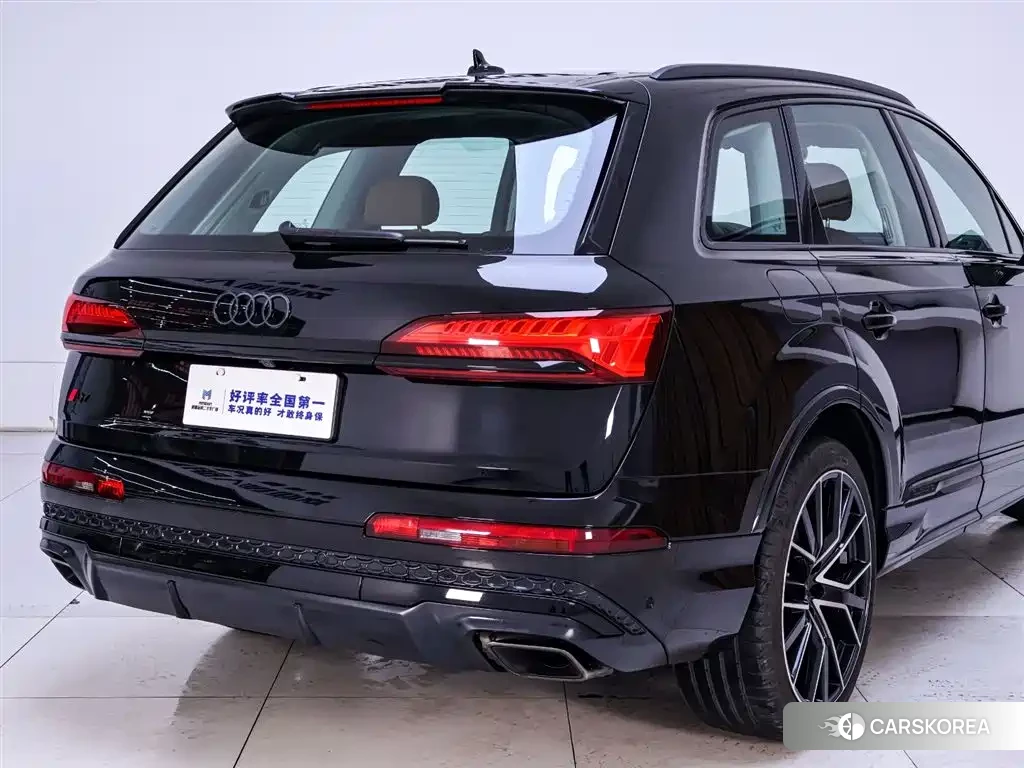 Audi Q7 2026 Черный из Китая, фото 4