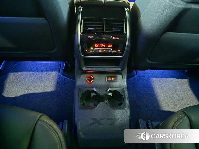 BMW X7 (G07) 2025 Белый из Кореи, фото 4