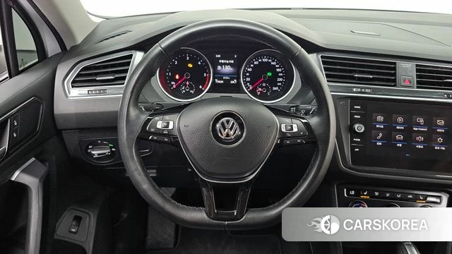 Volkswagen Tiguan second Generation 2018 Белый из Кореи, фото 4