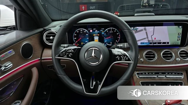 Mercedes-Benz E-Class W213 2023 Белый из Кореи, фото 4