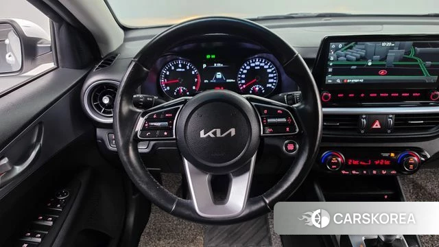 Kia The New K3 2nd generation 2021 Белый из Кореи, фото 4