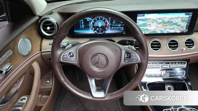 Mercedes-Benz E-Class W213 2018 Черный из Кореи, фото 4