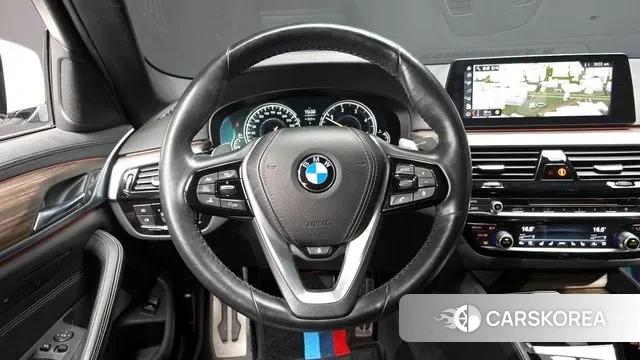 BMW 5 Series (G30) 2018 Белый из Кореи, фото 4