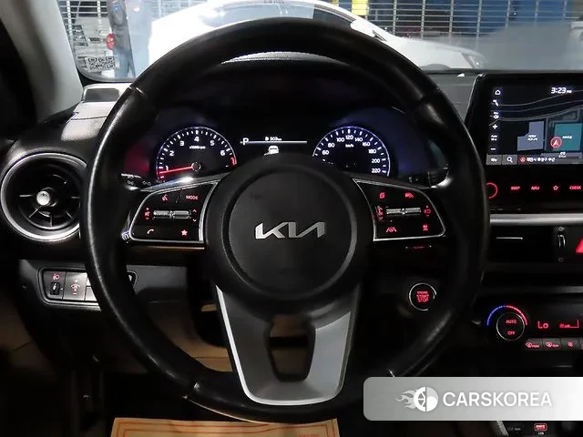 Kia The New K3 2nd generation 2021 Белый из Кореи, фото 4