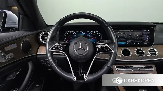 Mercedes-Benz E-Class W213 2022 Серебристо-серый из Кореи, фото 4