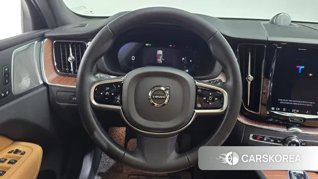 Volvo XC60 second Generation 2024 Белый из Кореи, фото 4