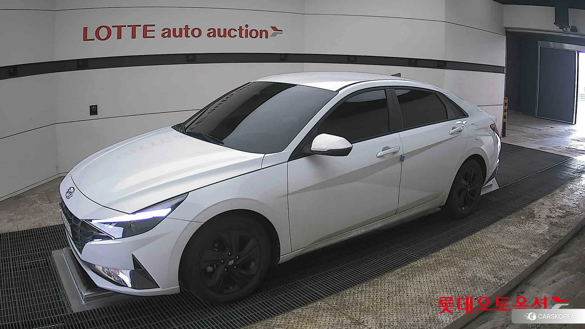 Hyundai Avante Hybrid 2022 Polar White из Кореи, фото 4