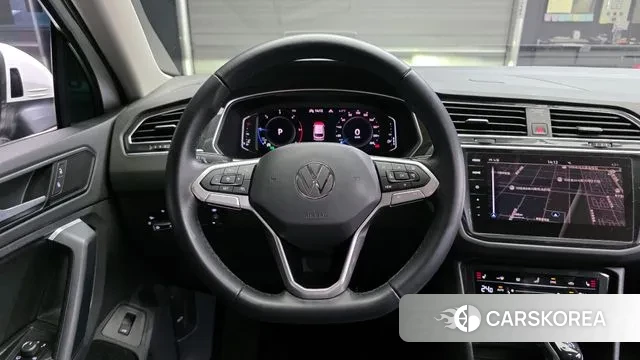 Volkswagen Tiguan second Generation 2021 Белый из Кореи, фото 4