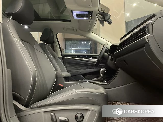 Volkswagen Passat 2021 Черный из Китая, фото 4