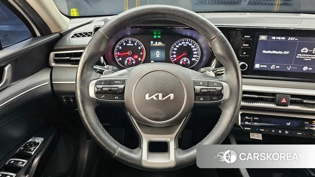 Kia K5 3rd generation 2023 Белый из Кореи, фото 4