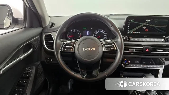 Kia Seltos 2022 Белый из Кореи, фото 4