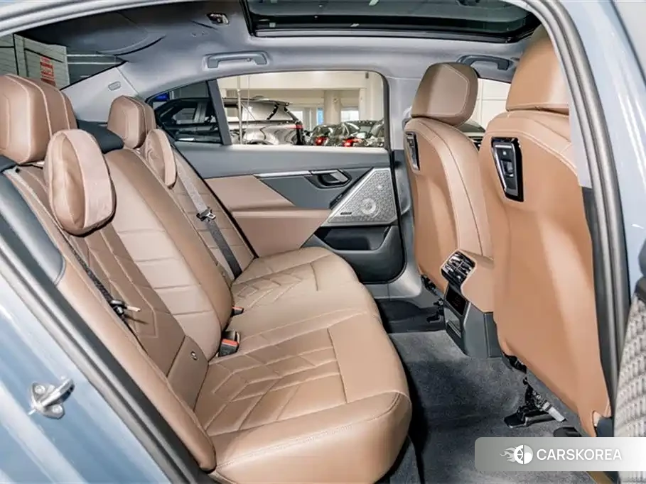 BMW 5 series 2024 Синий из Китая, фото 4