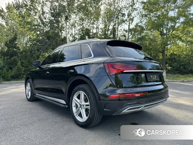 Audi Q5L 2022 Черный из Китая, фото 4