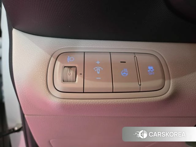 Hyundai Venue 2024 Серебристо-серый из Кореи, фото 4