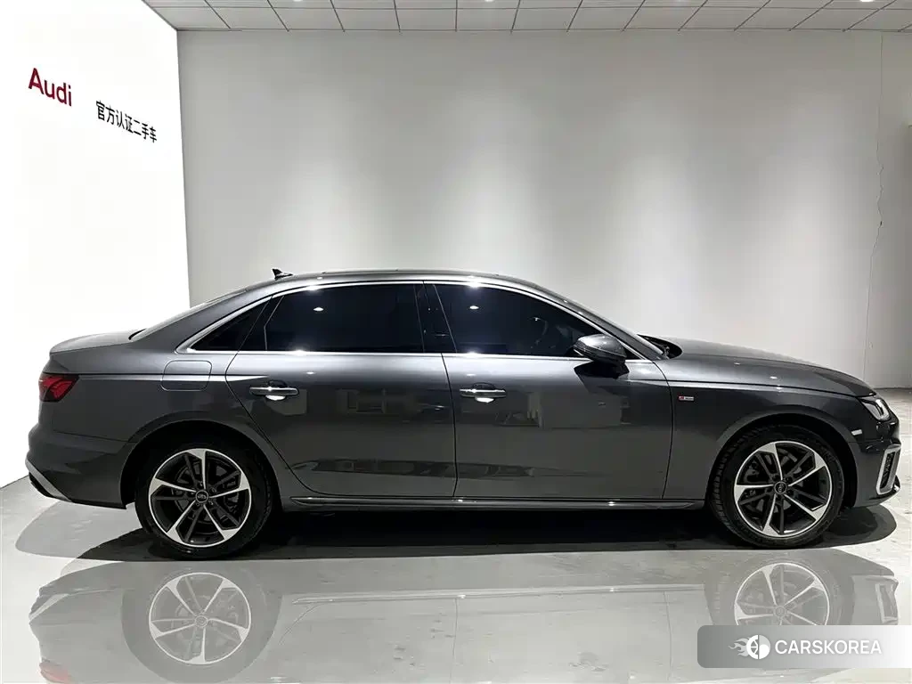 Audi A4L 2024 Silver/gray из Китая, фото 4