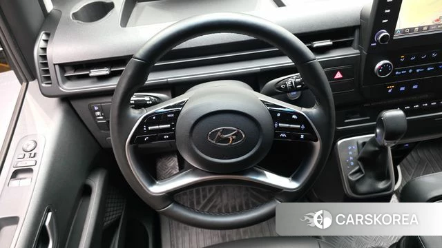 Hyundai Staria 2023 Желтый из Кореи, фото 4