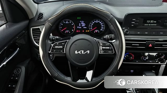 Kia Seltos 2022 Белый из Кореи, фото 4
