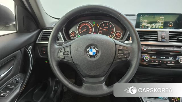 BMW 3 Series (F30) 2018 Белый из Кореи, фото 4