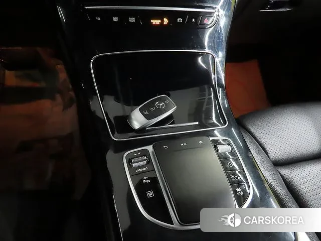 Mercedes-Benz GLC-Class X253 2021 Белый из Кореи, фото 4