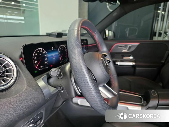 Mercedes-Benz GLB-Class X247 2025 Белый из Кореи, фото 4