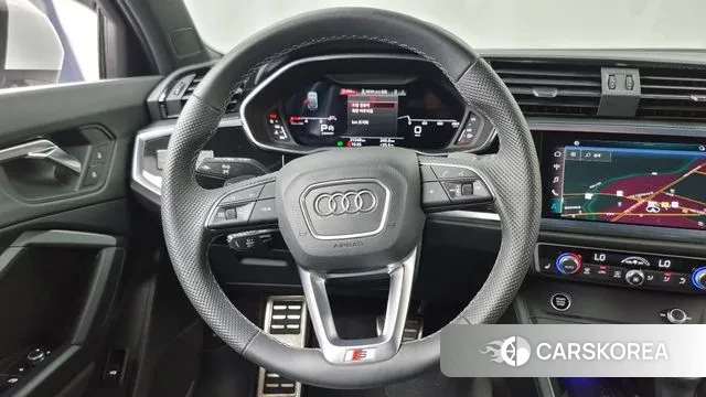 Audi Q3 (F3) 2022 Белый из Кореи, фото 4
