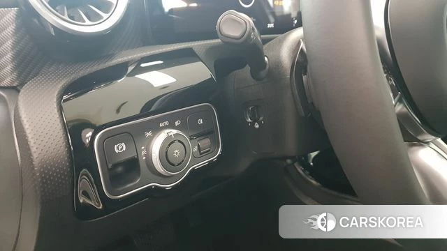 Mercedes-Benz A-Class W177 2025 Белый из Кореи, фото 4
