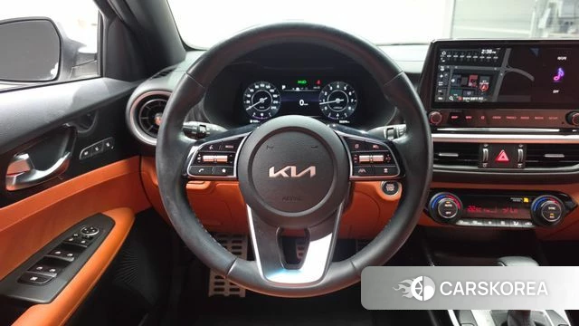 Kia The New K3 2nd generation 2022 Белый из Кореи, фото 4