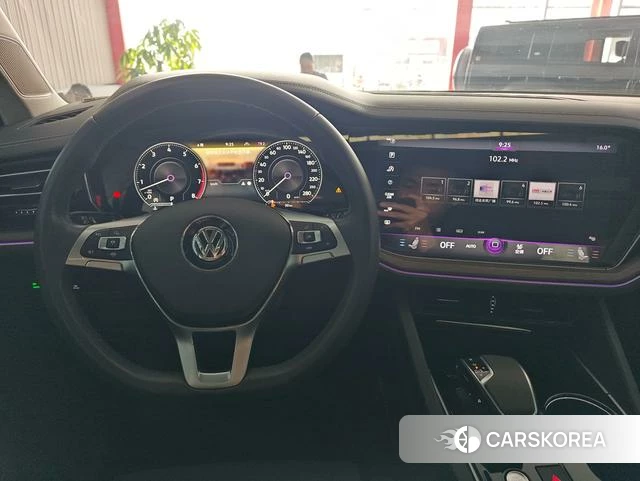 Volkswagen Touareg 2019 Черный из Китая, фото 4