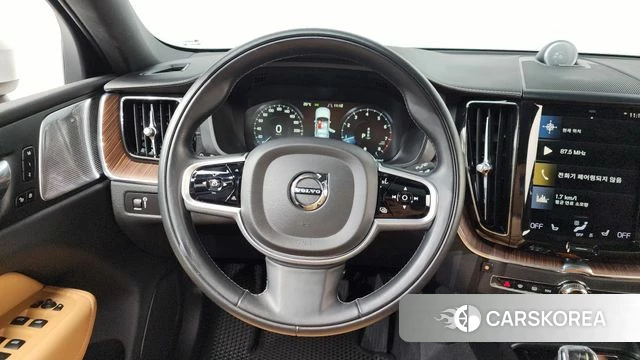 Volvo XC60 second Generation 2021 Белый из Кореи, фото 4