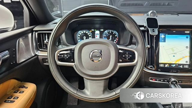 Volvo S60 3rd generation 2019 Белый из Кореи, фото 4