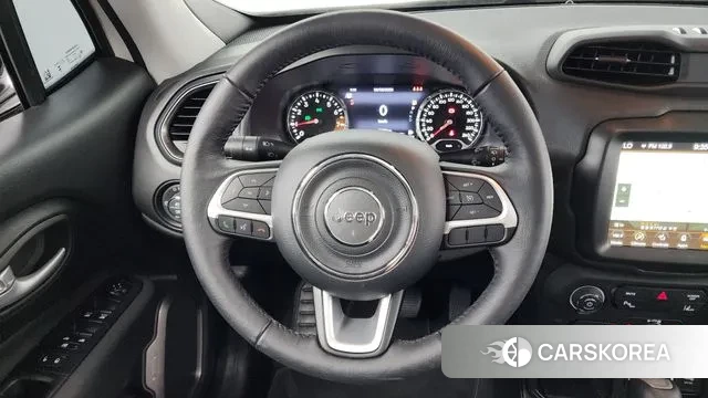 Jeep Renegade 2023 Белый из Кореи, фото 4