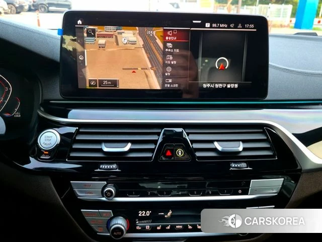 BMW 5 Series (G30) 2022 Белый из Кореи, фото 4