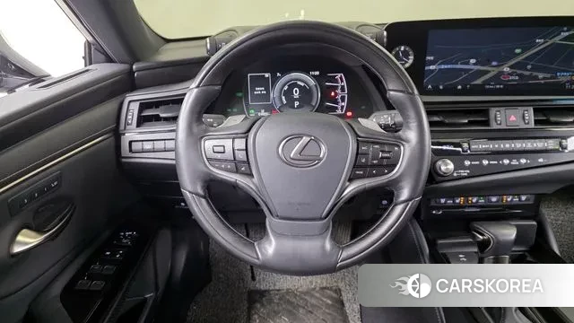 Lexus ES300h 7th generation 2021 Серебряный из Кореи, фото 4