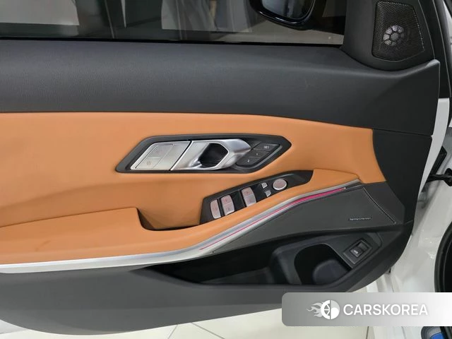 BMW 3 Series (G20) 2025 Белый из Кореи, фото 4