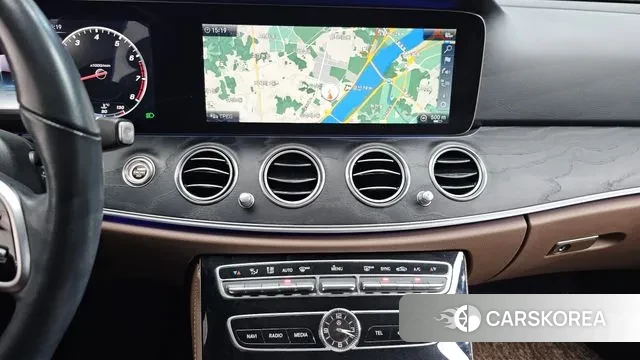 Mercedes-Benz E-Class W213 2018 Белый из Кореи, фото 4