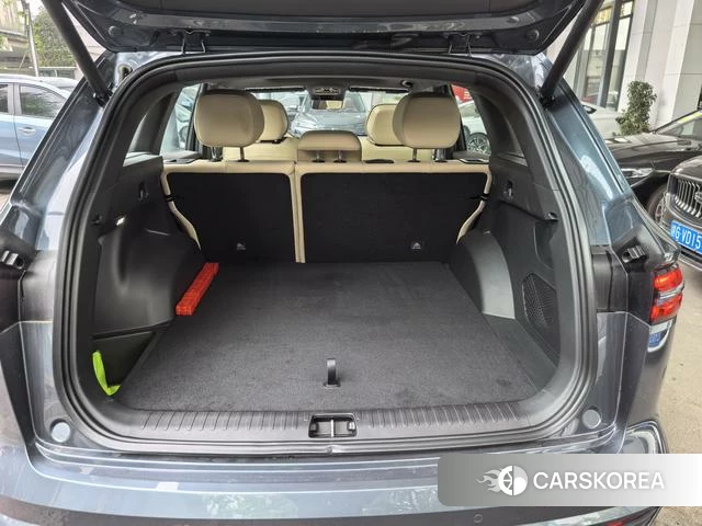 Geely Automobile Xingyue L 2026 Темно-серый из Китая, фото 4