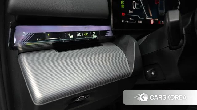 BMW 5 Series (G60) 2025 Цвет галактики из Кореи, фото 4