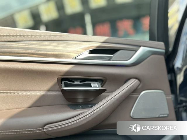 BMW 5 series 2022 Черный из Китая, фото 4
