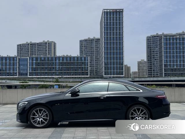Mercedes-Benz E-class (imported) 2023 Зеленый из Китая, фото 4