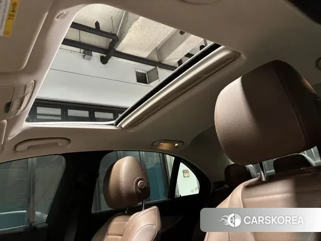 Mercedes-Benz E-Class W213 2018 Белый из Кореи, фото 4