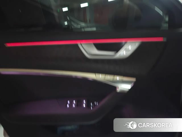 Audi A6 (C8) 2022 Белый из Кореи, фото 4