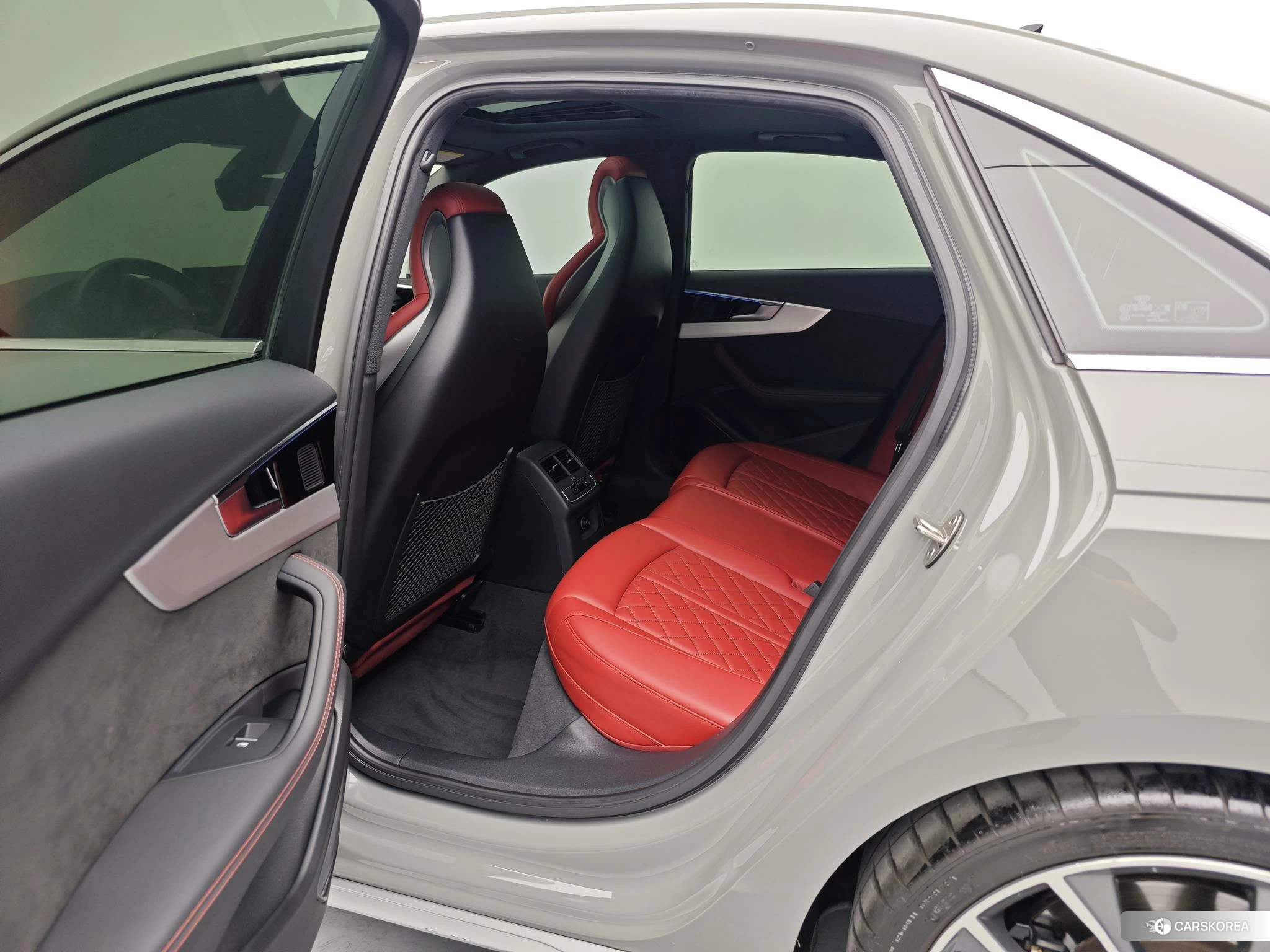 Audi S4 2020 Темно-серый из Китая, фото 4