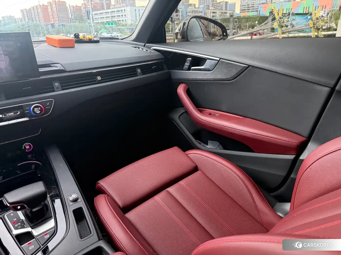 Audi A4L 2026 Silver/gray из Китая, фото 4
