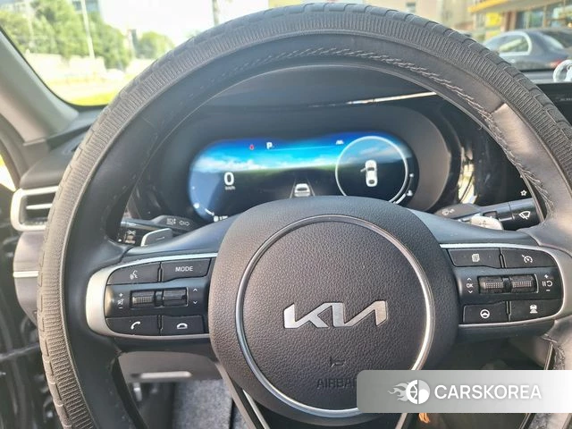 Kia K5 3rd generation 2023 Серый из Кореи, фото 4