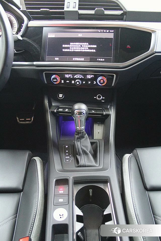Audi Q3 2025 Серебристо-серый из Китая, фото 4